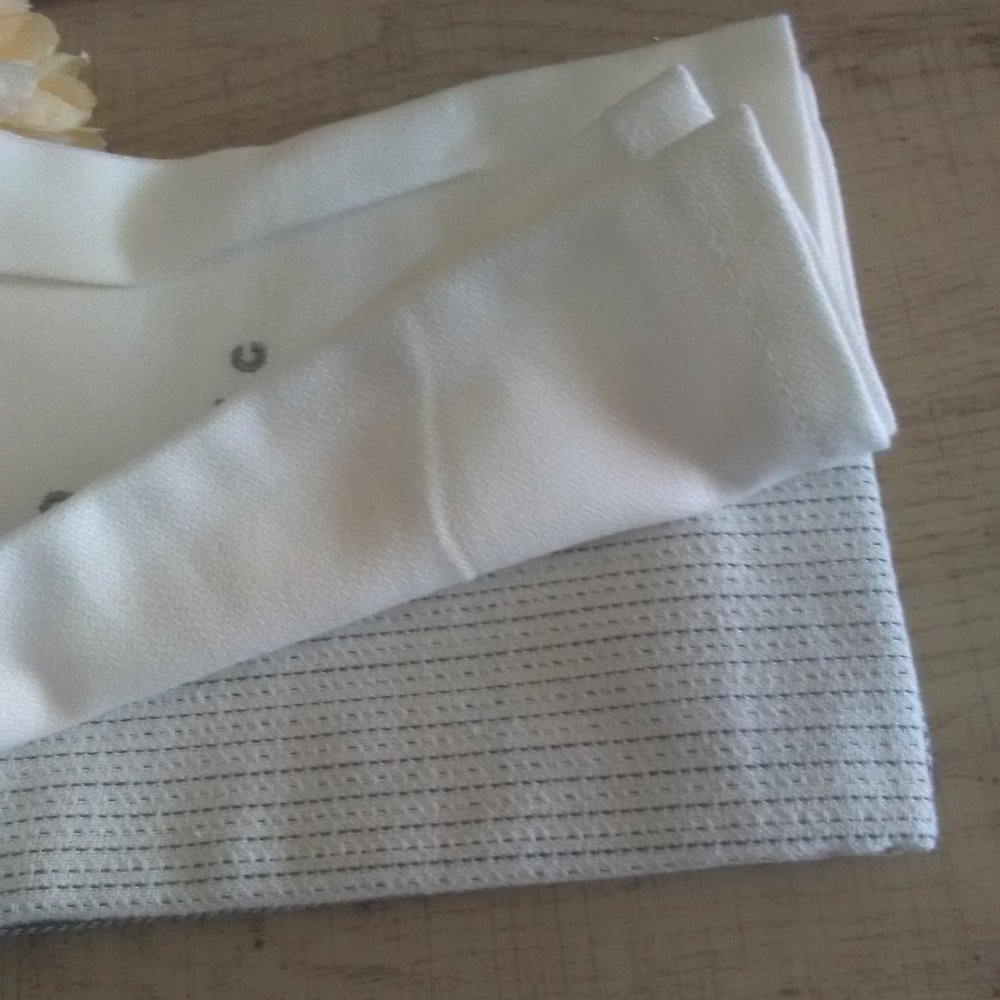 NWT Farmhouse Neutral Kitchen Towels (Set of 3) - Picture 5 of 7